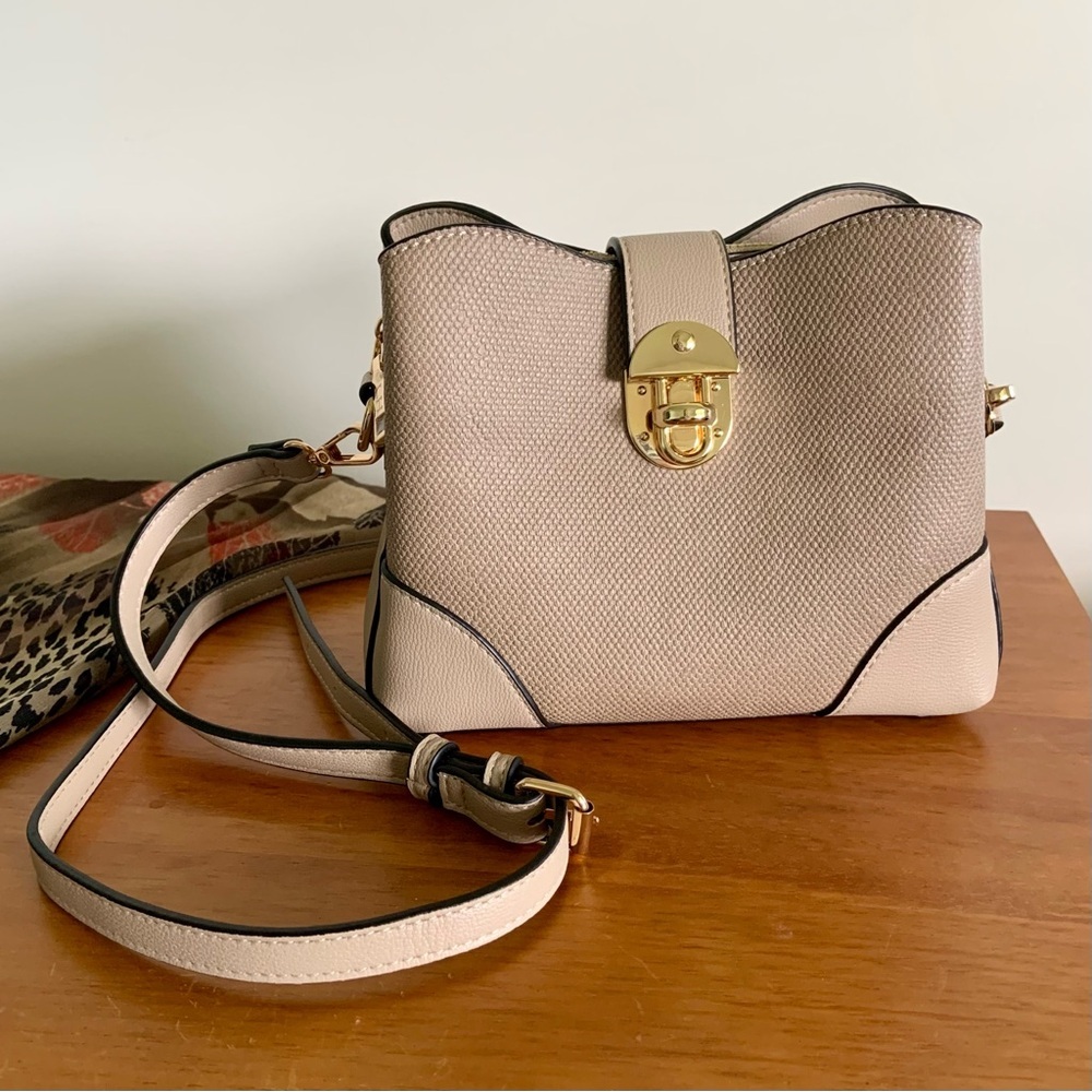 Louenhide tan vegan leather bag EUC